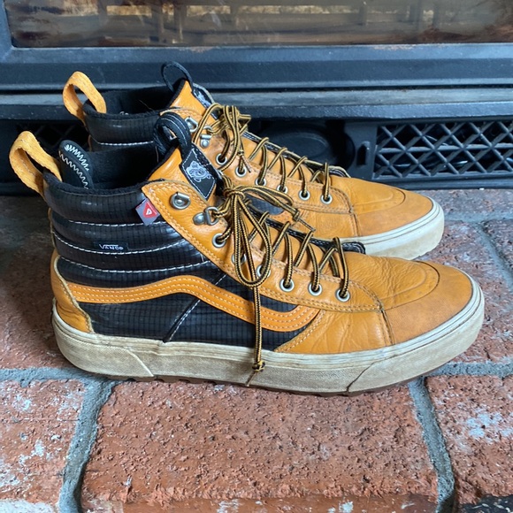 Vans Sk8-Hi MTE 2.0 DX Yellow Black High Top Sneakers MENS SZ 12 - Picture 2 of 7